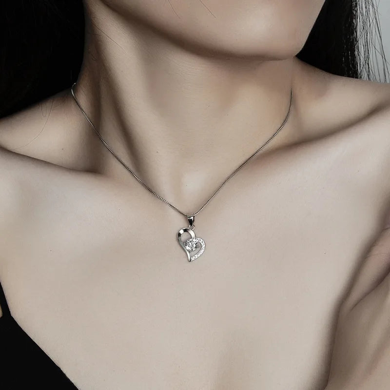 18k White Gold Diamond Necklace 925 Sterling Silver Moissanite Heart Pendant